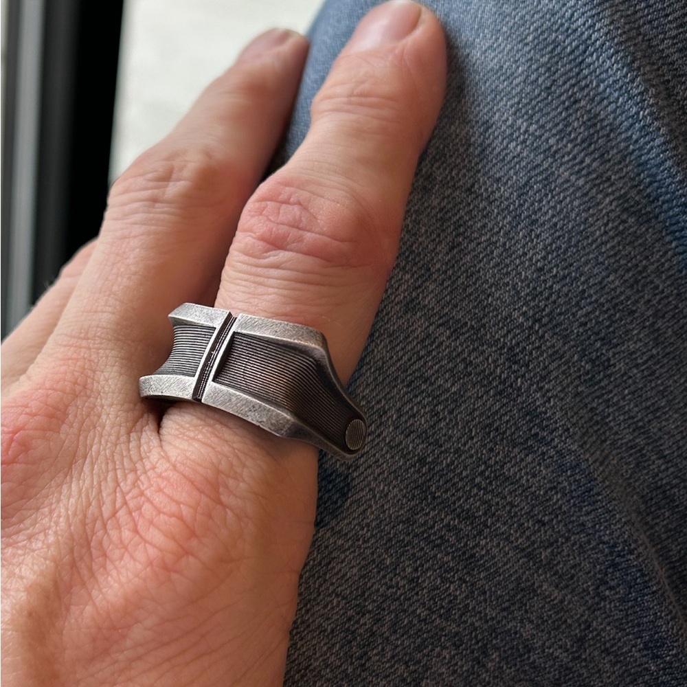 Mens Silver Ring - Dune/ Sci Fi inspired size 12 3/4 - Picture 3 of 5